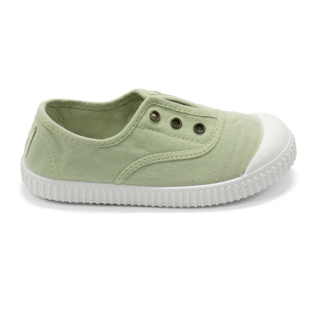 NEW VICTORIA girl's 1915 inglesa slip-on canvas shoes in wasabi